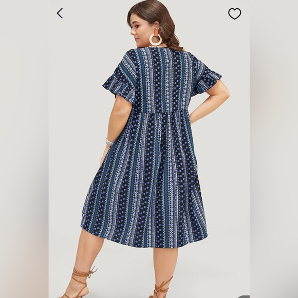 Bohemian Bandanna print w/dolman sleeves with ruffles. Deep-V neck and pockets! - Picture 2 of 8